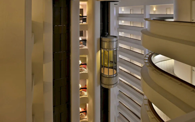 Edward Hotel & Convention Center