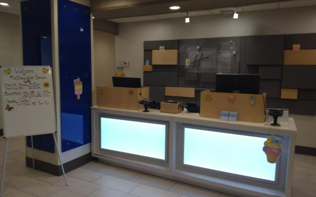 Holiday Inn Express Hotel & Suites Albuquerque Midtown by IHG