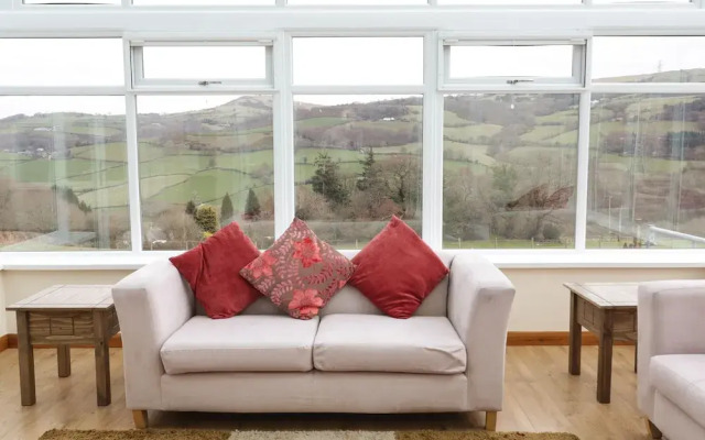Bryn Derw Holiday Cottage