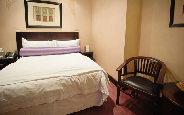 Royal Elephant Hotel & Conference Centre