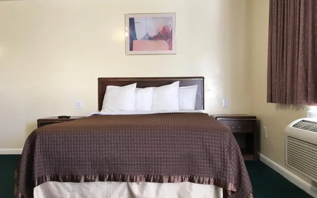 Relax Inn of Medford