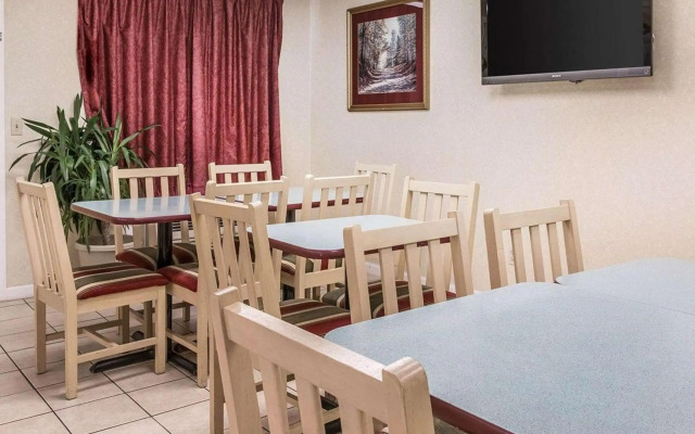 Rodeway Inn