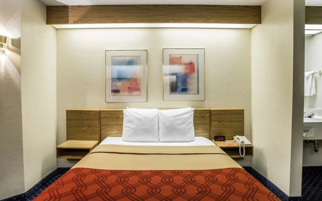 Econo Lodge Denver International Airport