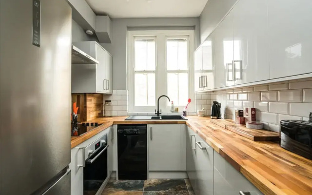 A Lovely, Bright and Airy, 3-bedroom Family Home