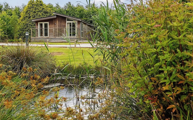2 Meadow Retreat