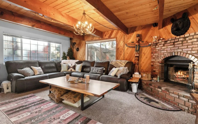 Birdhouse in Moonridge