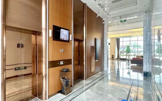 Vienna International Hotel (Yinzhu Metro Station, West Coast, Qingdao)