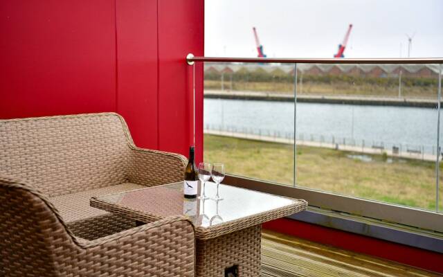 Just Stay Wales - Waterfront Townhouse