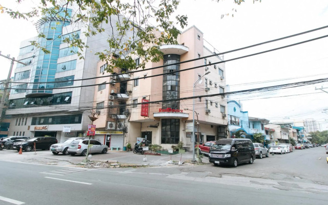 RedDoorz near Quirino Station
