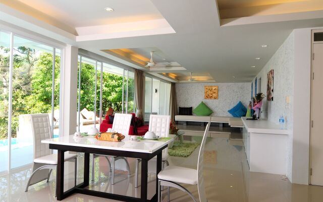 Grand Bleu Ocean View Pool Suite