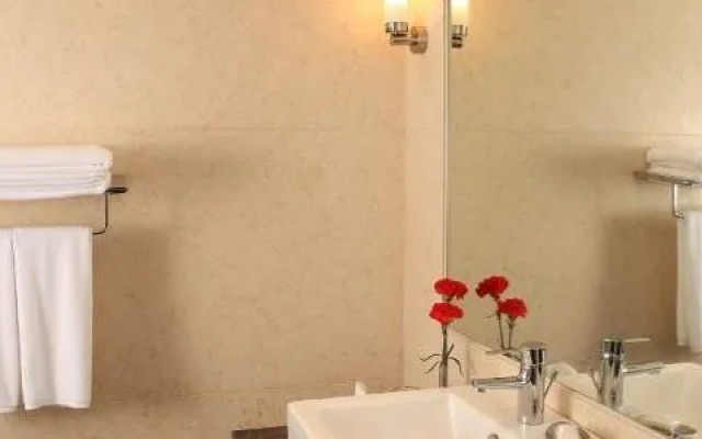 Edenpark New Delhi (Qutab Hotel)