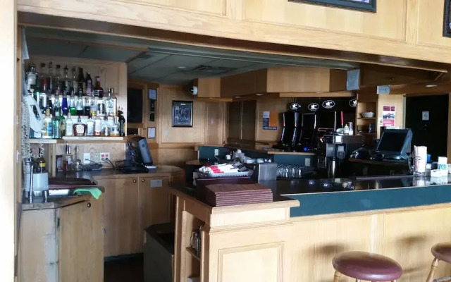 The Ritz Cafe and Motor Inn