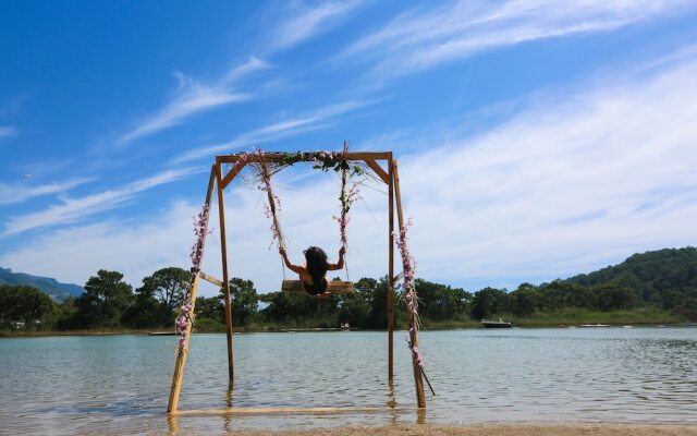 Green Pine Beach & Bungalows Luxury Concept