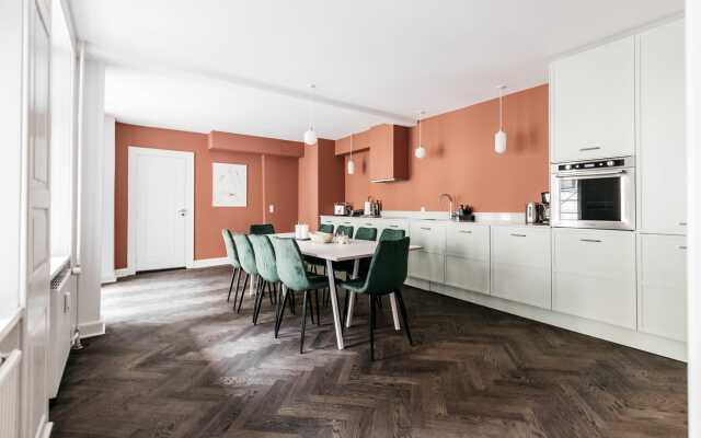 220sqm Designer Apt-balcony Heart of Copenhagen