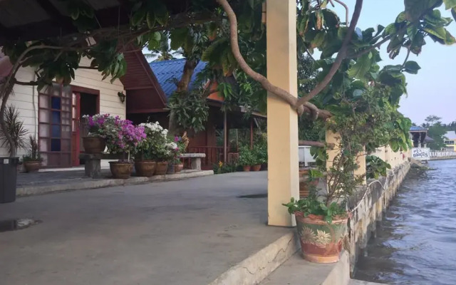 Kruamaeurai Homestay