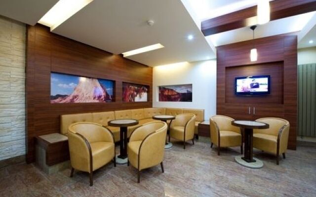 Hotel 365