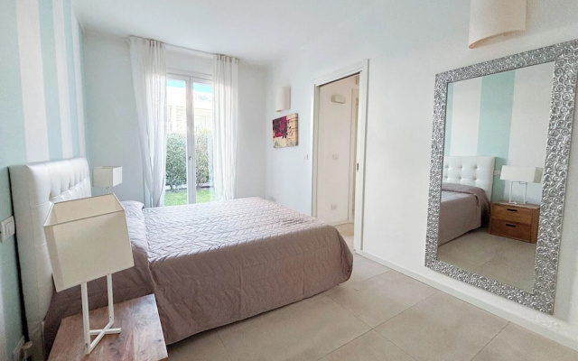 Elegant Flat With Delightful Outdoor Space