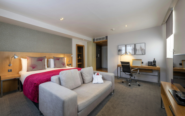 Apex Temple Court Hotel