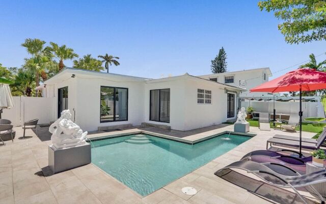 Heated Private Pool 4Br Modern Home