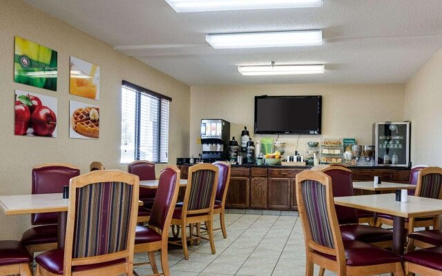Quality Inn I-70 at Wanamaker