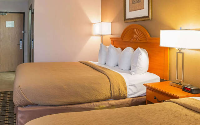 Quality Inn & Suites Detroit Metro Airport