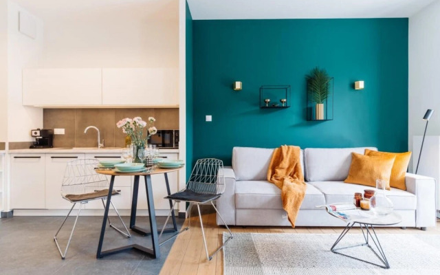 Stylish Apartment With Amazing View in Luxury Residence Parking