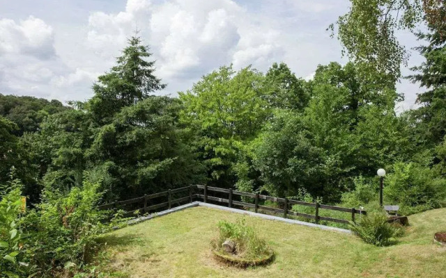 Modern Holiday Home With big Garden Near Forest