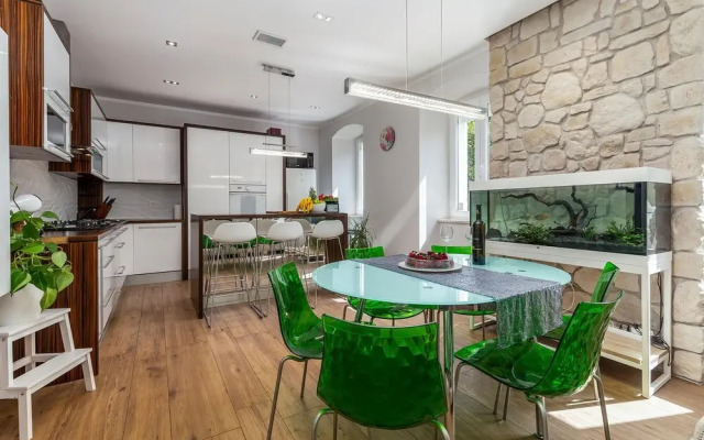 Stunning Apartment in Opatija With Wifi and 2 Bedrooms