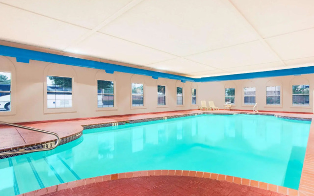 Super 8 By Wyndham Lubbock Tx