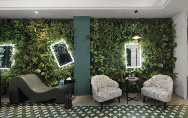Jacayl Hotel