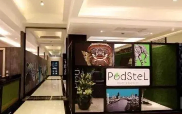 Capital O 1198 Dinh Loan Hotel