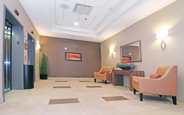 Holiday Inn Express & Suites Calgary NW - University Area by IHG