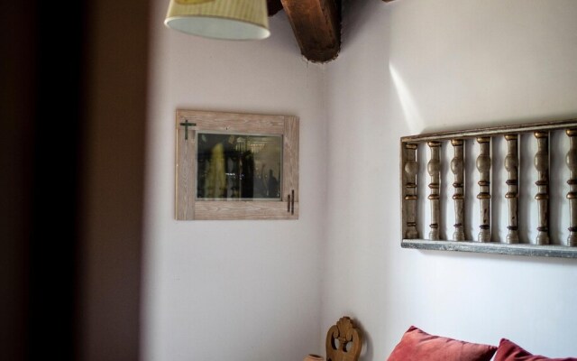 Casale Nasca In Pietra Immerso Nel Verde