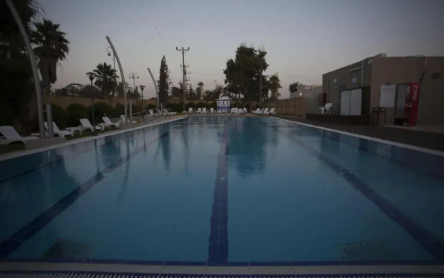 Desert Irus Hotel