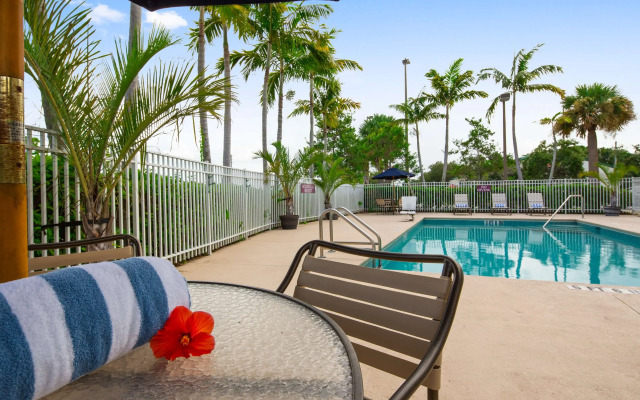 Best Western Plus Sebastian Hotel & Suites