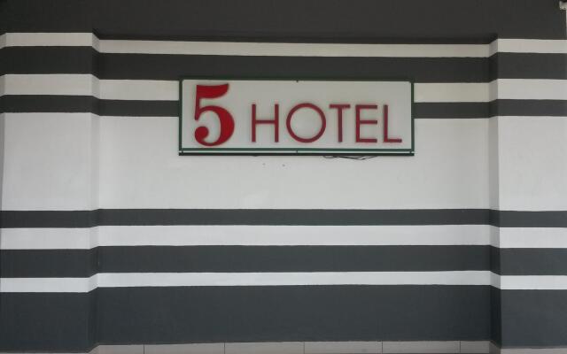 Five Hotel