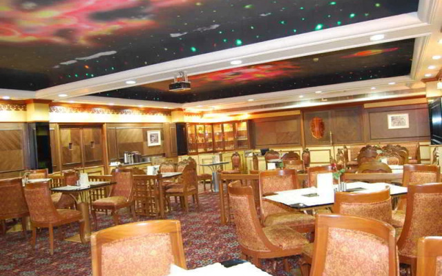 Hotel Ramada Raj Park