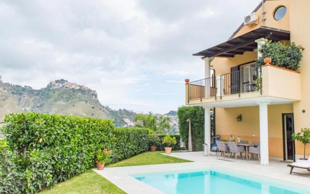 Villa Almond