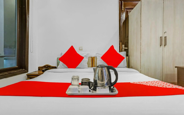 OYO Flagship 70300 Premium Inn