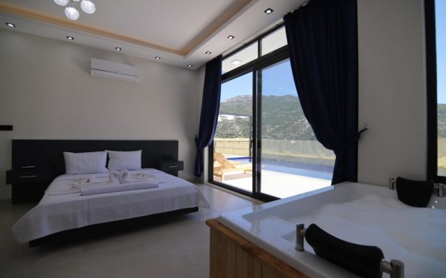 Villa with Private Pool and Stunning View in Kas