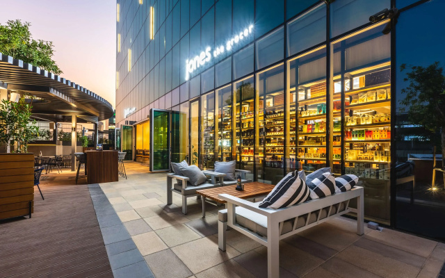 Radisson Red Dubai Silicon Oasis