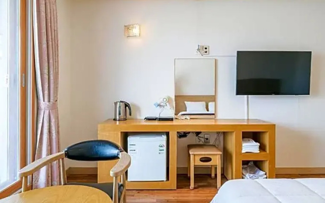 Seogwipo Eia Hotel