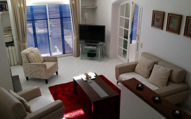 Casa Alto do Moinho by Portucasa