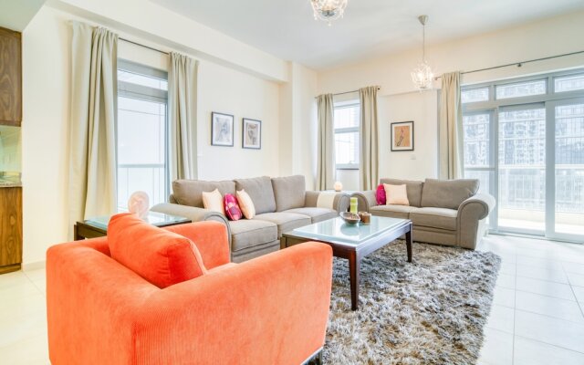 Executive Towers Amazing 1BR Onsite Pool Business bay