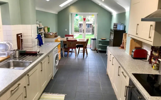 Lovely Terraced 2-bed House Near Hinksey Park