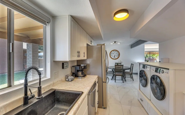 Sun Lakes Home: Fire Pit, Patio, Grill!