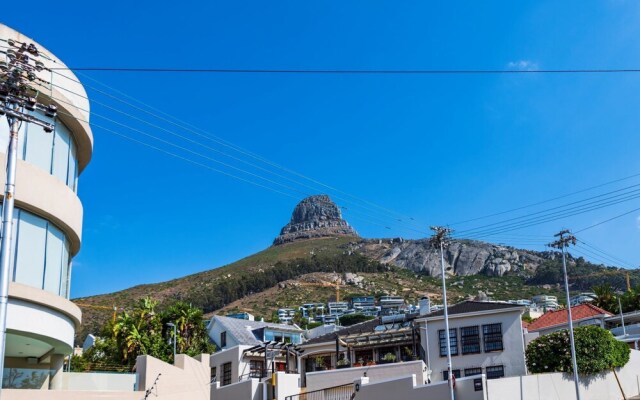 2 Bedroom Home In Fresnaye Cape Town