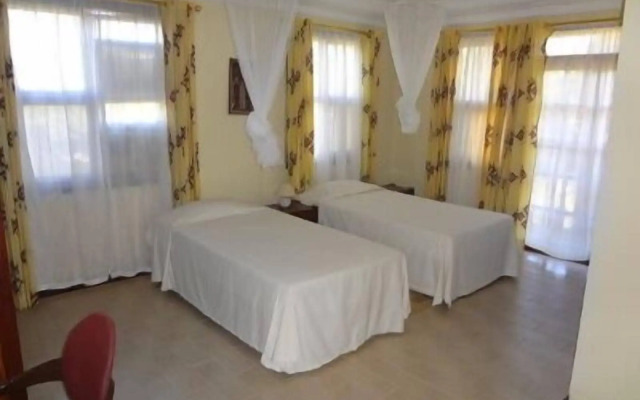 Roc Heights Lodge