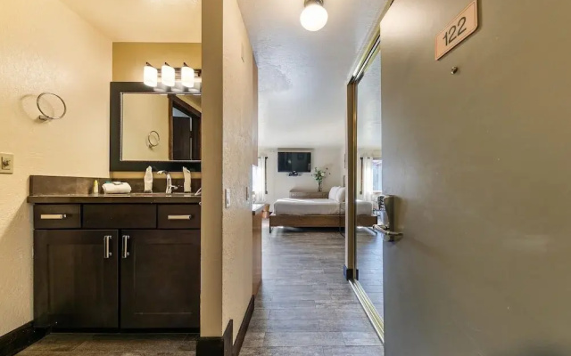 122 Bldg B 1 Bedroom Studio