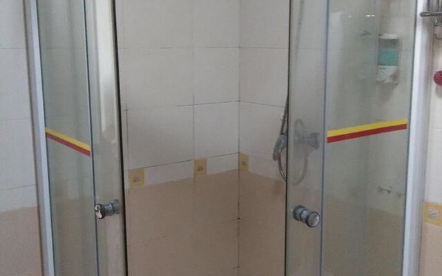 Super 8 Hotel - Guangzhou Baiyun Airport Renhe Station Inn